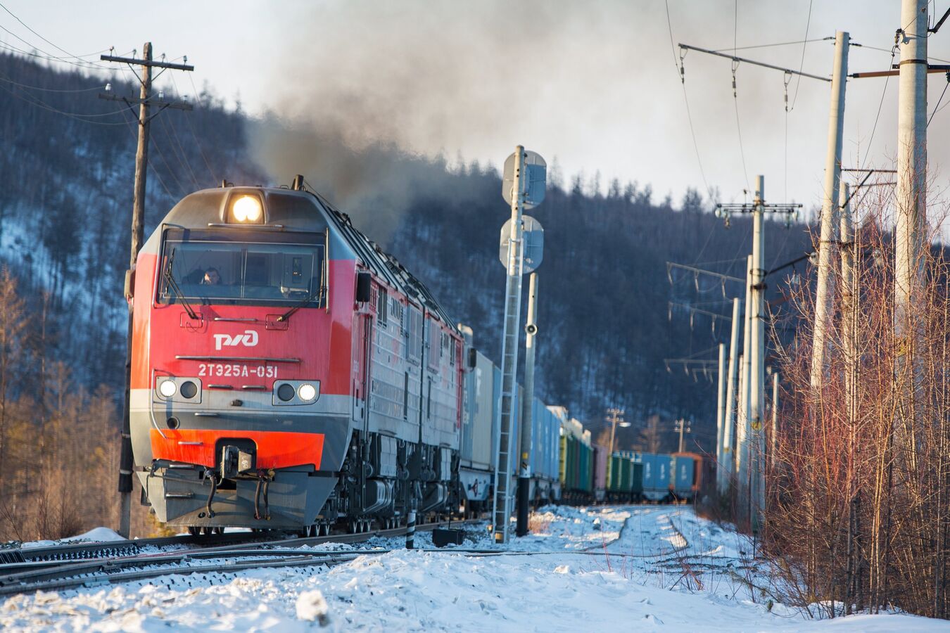 Nhu cầu vận chuyển hàng hoá bằng đường sắt qua Nga tăng vọt sau khủng hoảng Biển Đỏ- Ảnh 1.