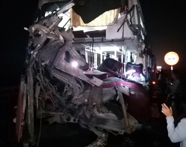 Tai nạn 11 người thương vong trên cao tốc Cam Lộ - La Sơn: Nhân chứng bàng hoàng kể phút gặp nạn- Ảnh 1.
