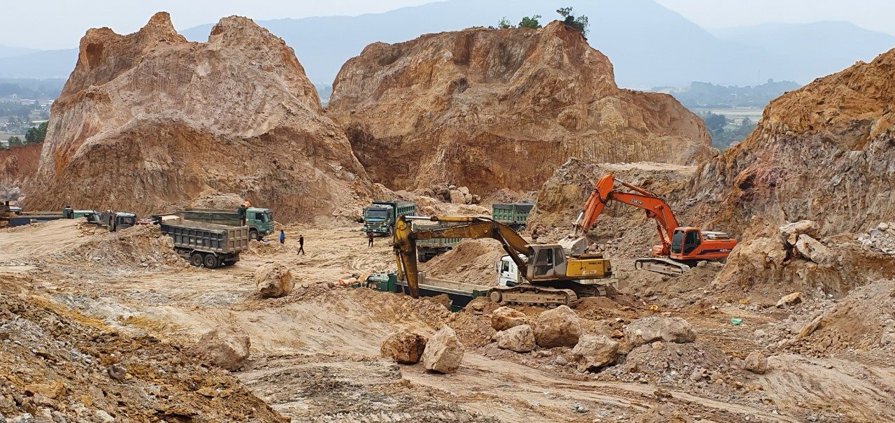 Xi măng Công Thanh và hàng loạt doanh nghiệp tại Thanh Hóa bị xử phạt vì khai thác khoáng sản 
