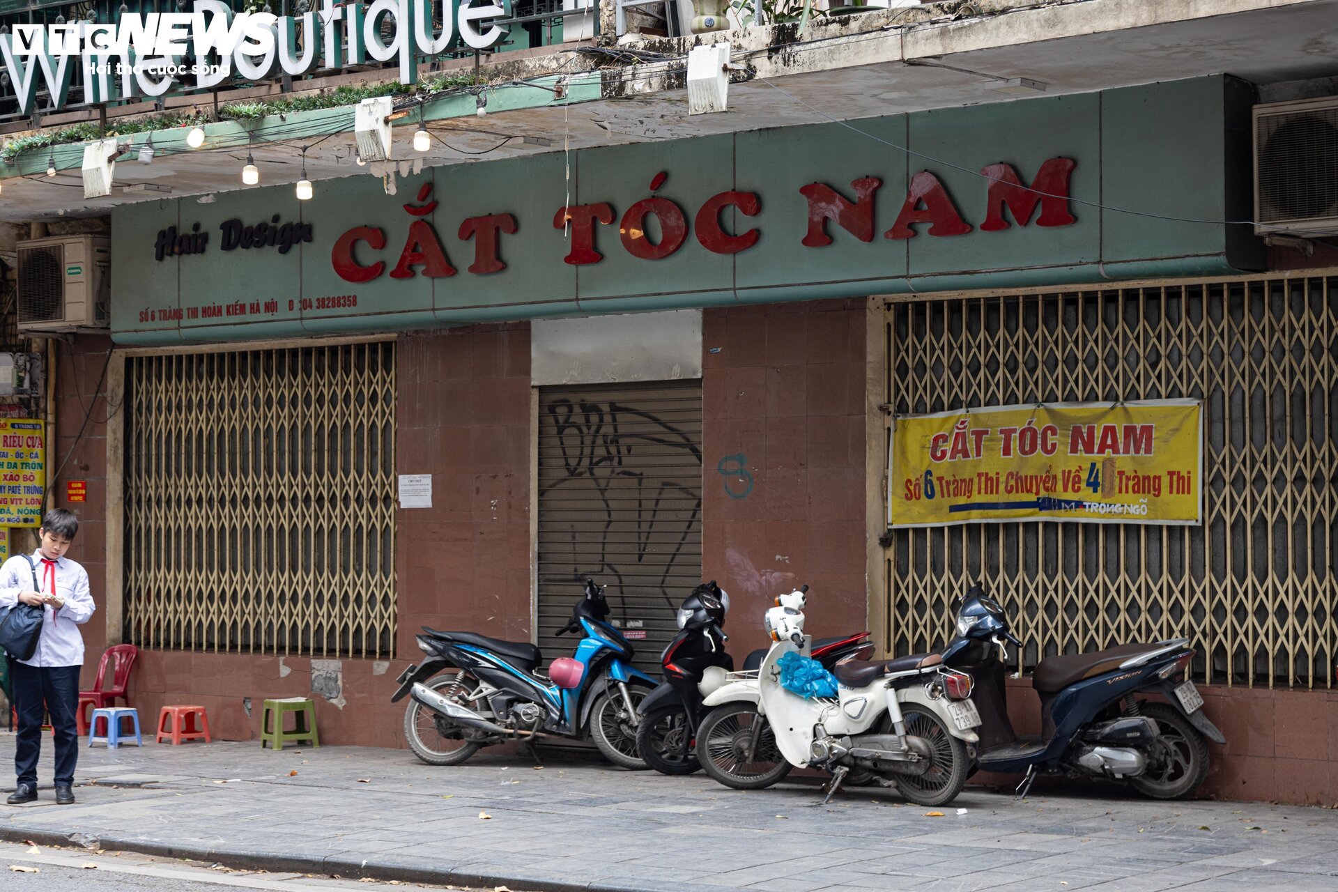 Nhiều cửa hàng giữa phố cổ Hà Nội im lìm đóng cửa, chủ nhà ngóng khách thuê- Ảnh 13.