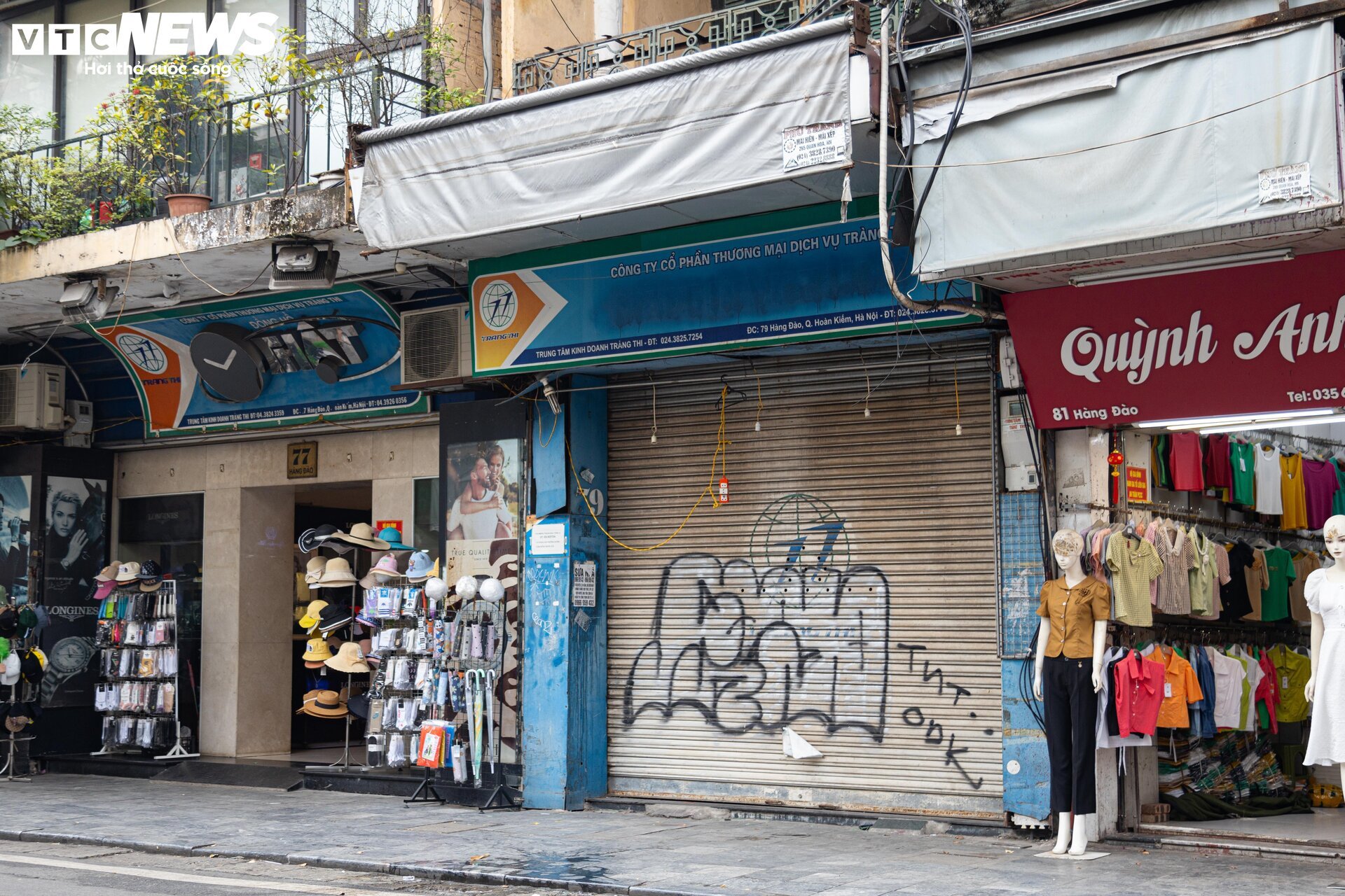 Nhiều cửa hàng giữa phố cổ Hà Nội im lìm đóng cửa, chủ nhà ngóng khách thuê- Ảnh 6.