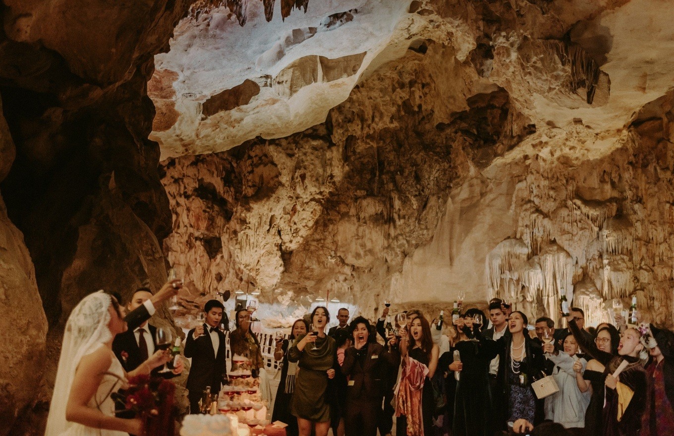Độc lạ lễ cưới trong hang động Việt Nam- Ảnh 1.