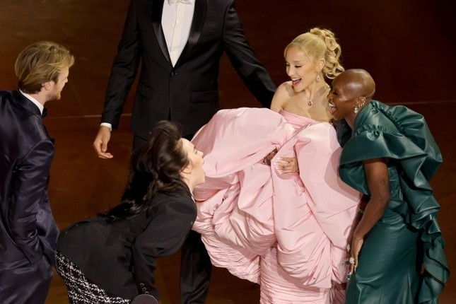 Nụ hôn tại Oscar- Ảnh 8.