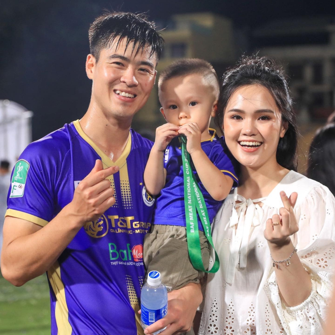 Top 5 cầu thủ đẹp trai nhất đội tuyển Việt Nam: Vị trí số 1 vừa điển trai lại còn giàu- Ảnh 20.