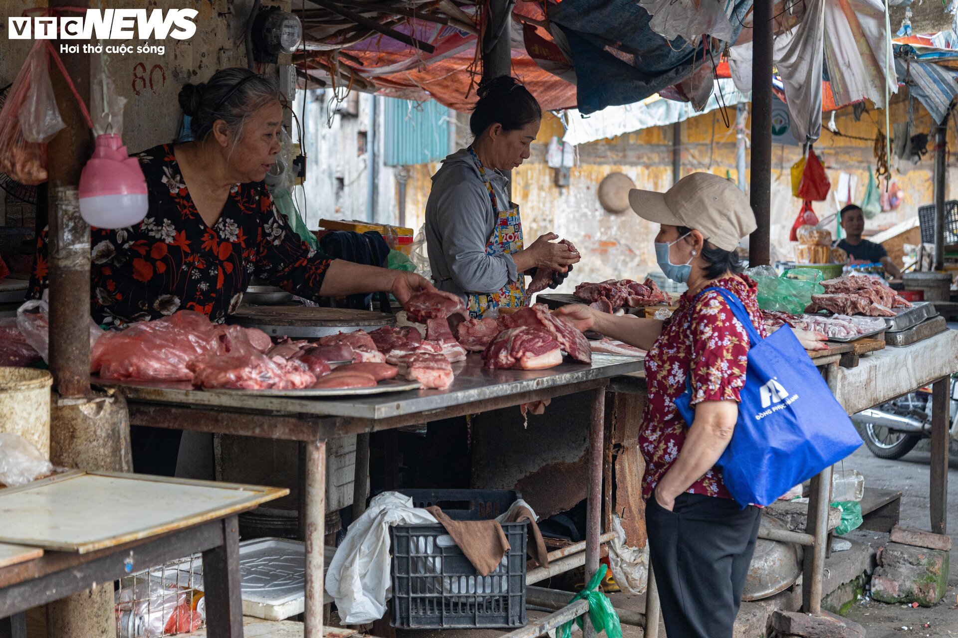 Cảnh ngổn ngang, tan hoang trong chợ Mai Động chờ ngày bị 'khai tử'- Ảnh 10.