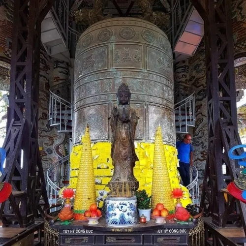 Sử dụng hàng triệu mảnh sành sứ, ngôi chùa cách trung tâm Đà Lạt 8km giữ tới 11 kỷ lục Việt Nam- Ảnh 11.