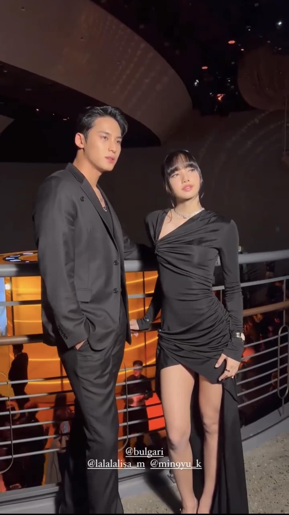 Ca sĩ Tóc Tiên và Lisa (BlackPink) chung khung hình gây sốt- Ảnh 5.
