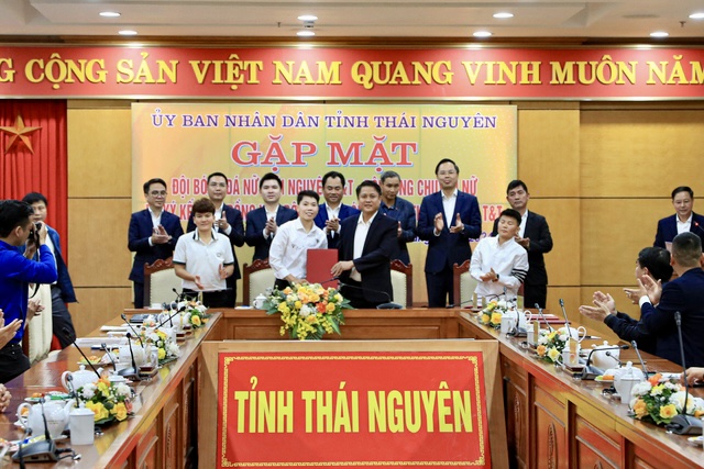 Chủ tịch Hà Nội FC tạo dấu ấn mới, hứa hẹn sự bùng nổ cho bóng đá nữ Việt Nam- Ảnh 2.