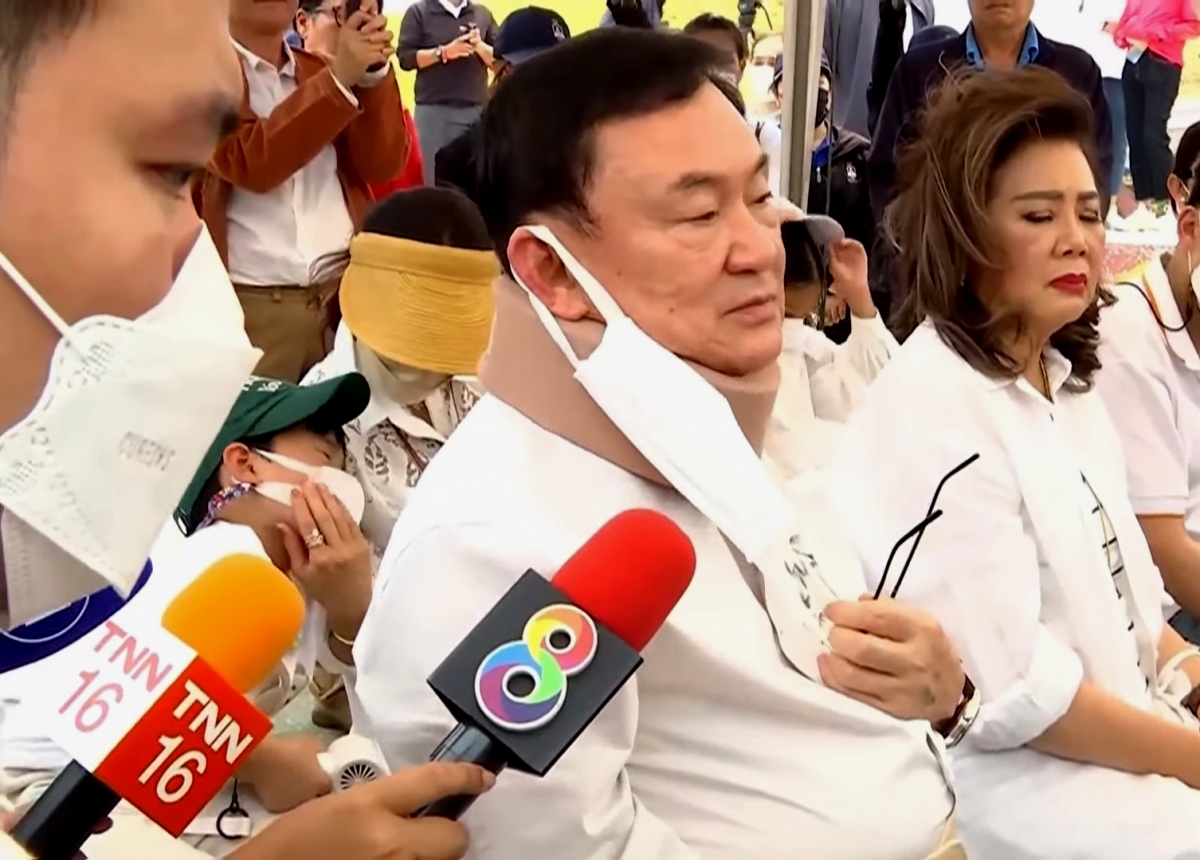 Cựu Thủ tướng Thaksin lần đầu trả lời báo giới kể từ khi trở về Thái Lan- Ảnh 1.