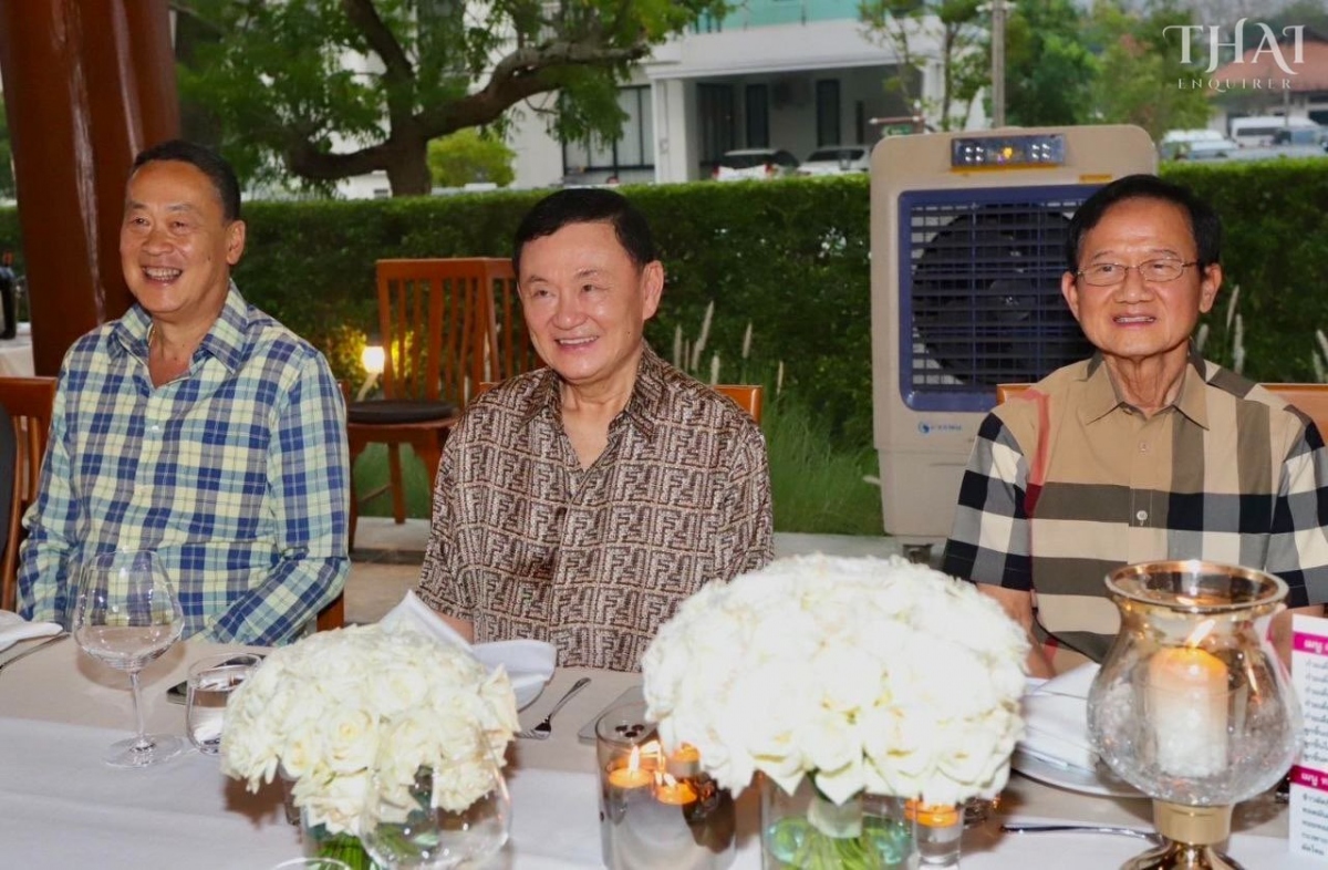 Cựu Thủ tướng Thaksin lần đầu trả lời báo giới kể từ khi trở về Thái Lan- Ảnh 2.