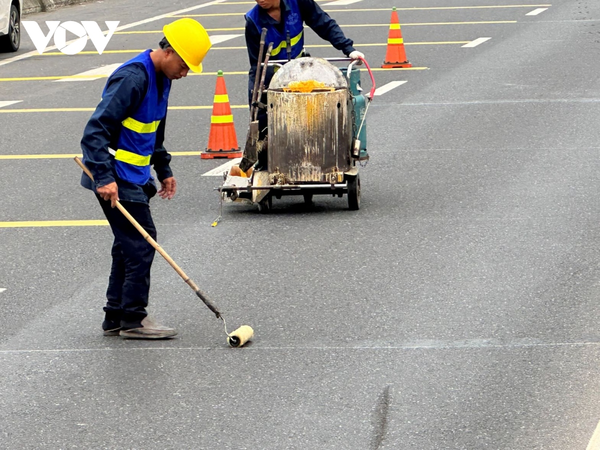 Lắp đặt thêm hệ thống cảnh báo trên cao tốc Cam Lộ - La Sơn- Ảnh 2.