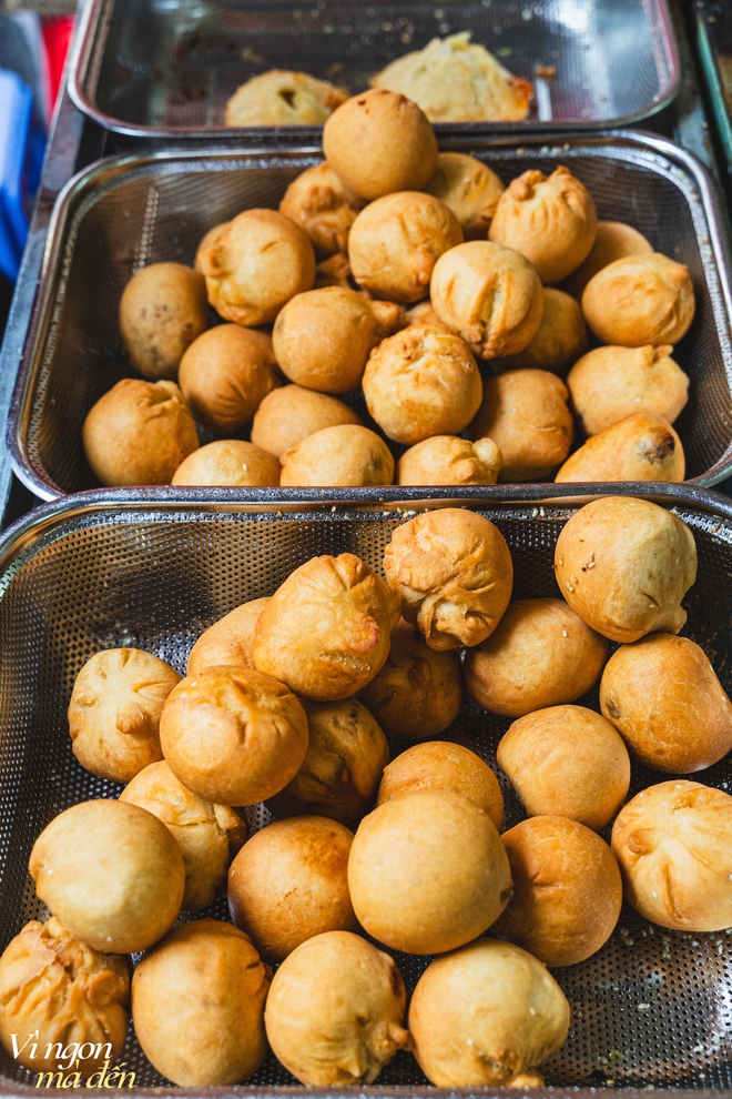 Tiệm bánh bao, bánh tiêu chiên bằng dầu dừa thơm phức ngày bán gần 3.000 cái, con gái nối nghiệp sáng tạo thêm nhiều món... 