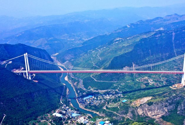 Bắc cầu vượt nối liền 2 đỉnh núi, người Trung Quốc khiến thế giới kinh ngạc khi hoàn thành kỳ quan xây dựng trong thời gian kỷ lục: Chỉ hơn 2 năm- Ảnh 1.