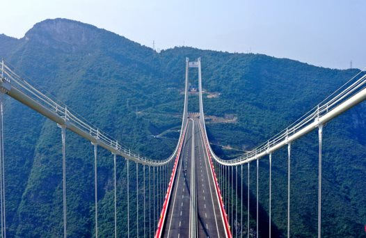 Bắc cầu vượt nối liền 2 đỉnh núi, người Trung Quốc khiến thế giới kinh ngạc khi hoàn thành kỳ quan xây dựng trong thời gian kỷ lục: Chỉ hơn 2 năm- Ảnh 3.