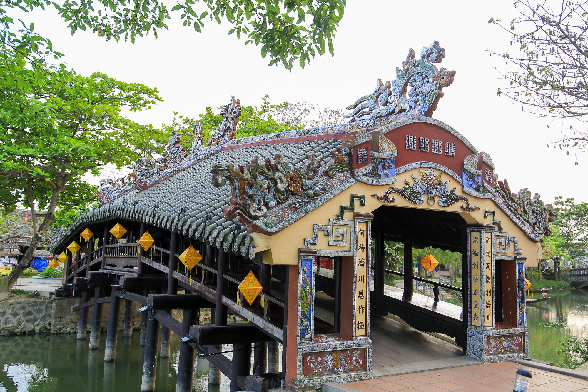 Cận cảnh cây cầu cổ có kiến trúc 'thượng gia, hạ kiều' duy nhất xứ Huế- Ảnh 1.