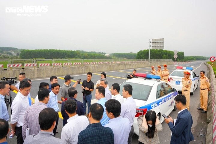 Thừa Thiên - Huế kiến nghị mở rộng cao tốc La Sơn - Cam Lộ lên 4 làn xe- Ảnh 1.
