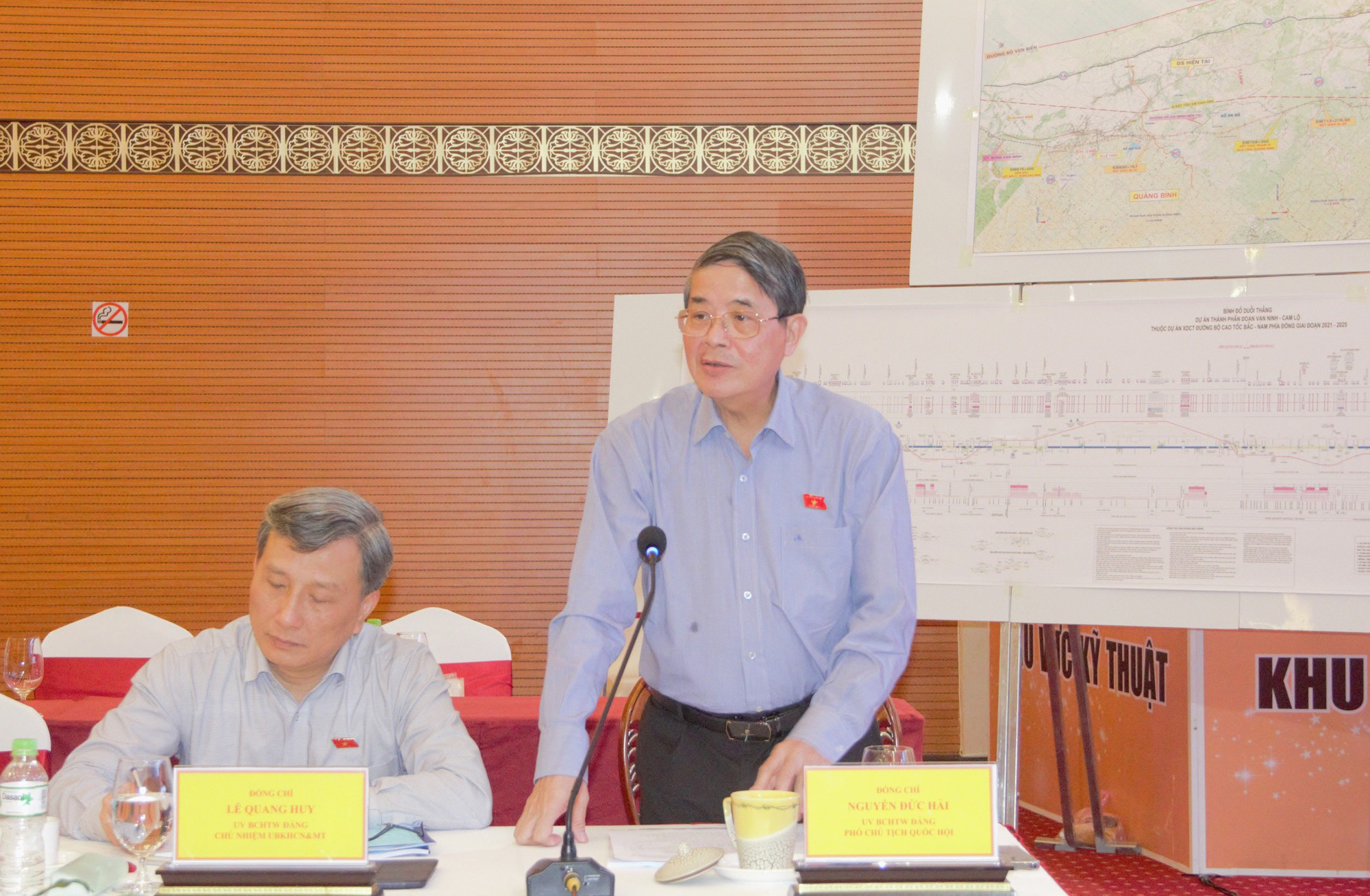 Thứ trưởng Bộ GTVT nói về giải pháp hạn chế tai nạn trên cao tốc Cam Lộ - La Sơn- Ảnh 3.