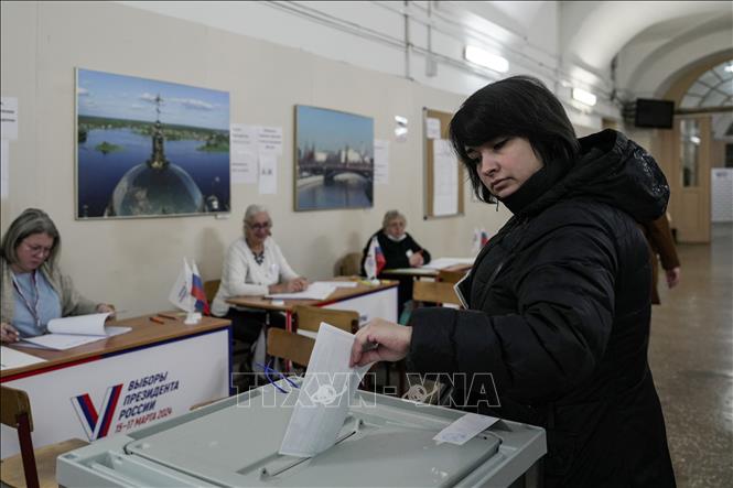 Video ông Putin bỏ phiếu trực tuyến trong ngày bầu cử Tổng thống Nga- Ảnh 2.