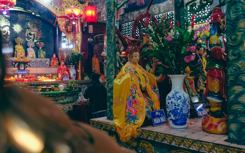 Bí ẩn ngôi miếu cổ cõng trên mình hàng trăm con rồng uốn lượn Bí ẩn ngôi miếu cổ cõng trên mình hàng trăm con rồng uốn lượn