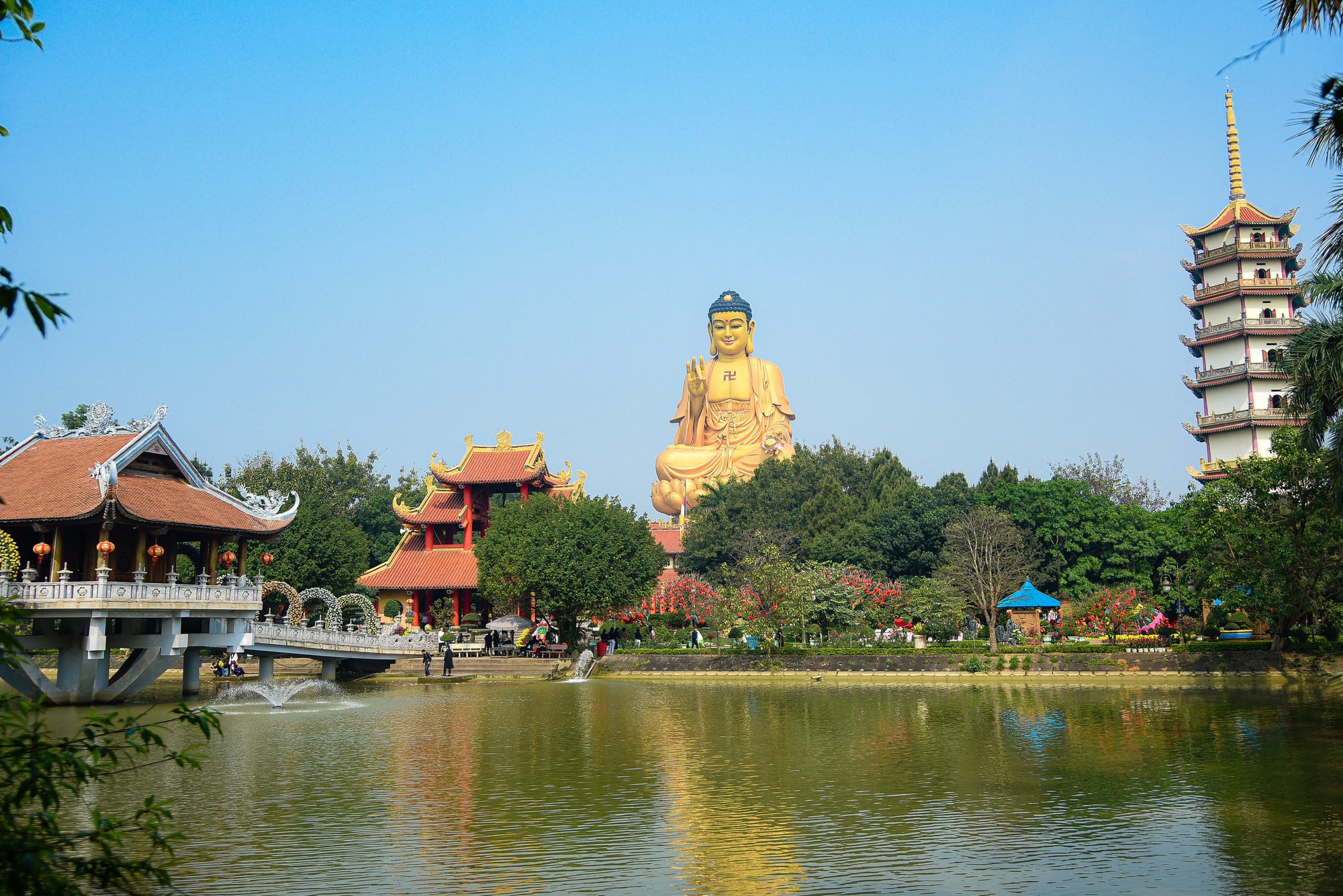 Cận cảnh tượng Phật cao 72 m ở Hà Nội- Ảnh 1.