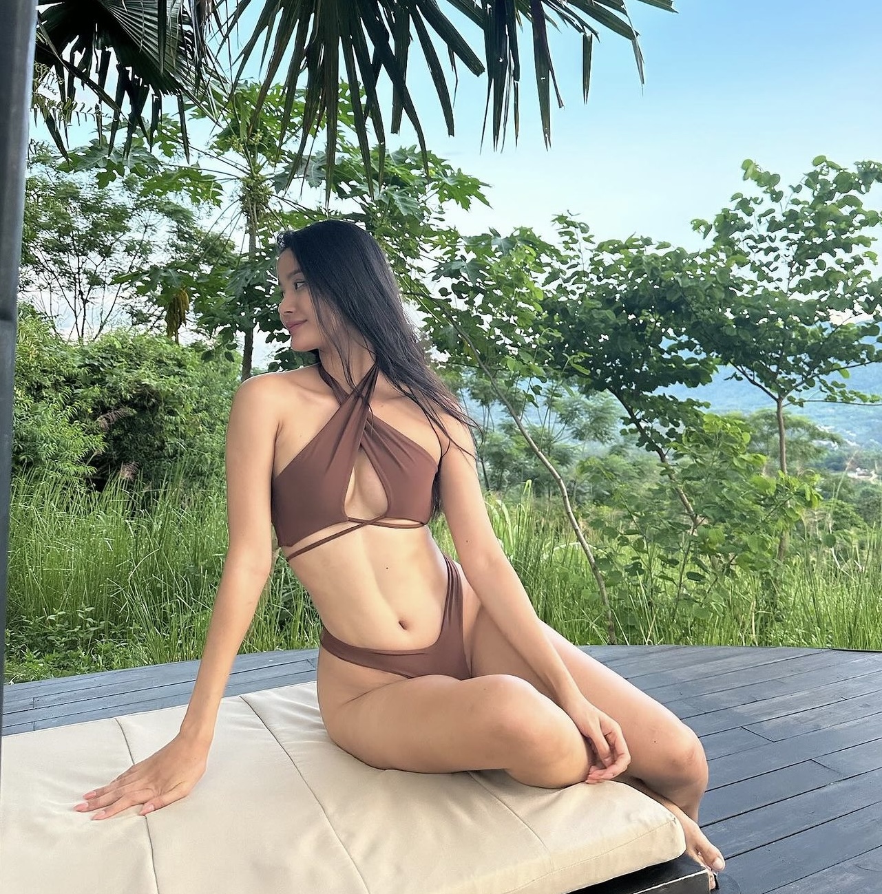 Hương Ly tự tin diện bikini 2 mảnh, body thế nào hậu nghi vấn 