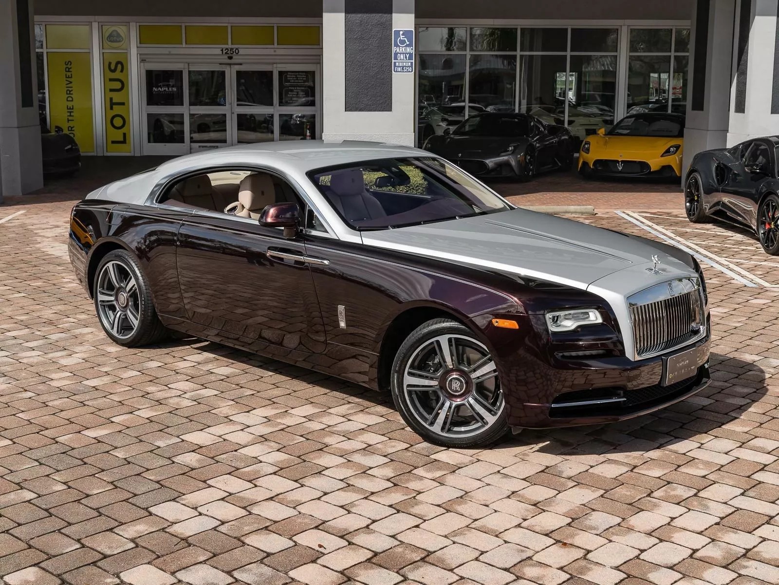 Rao bán Bugatti Chiron giá quy đổi hơn 95 tỷ đồng, chủ xe hứa tặng kèm Rolls-Royce Wraith hợp tông màu- Ảnh 7.