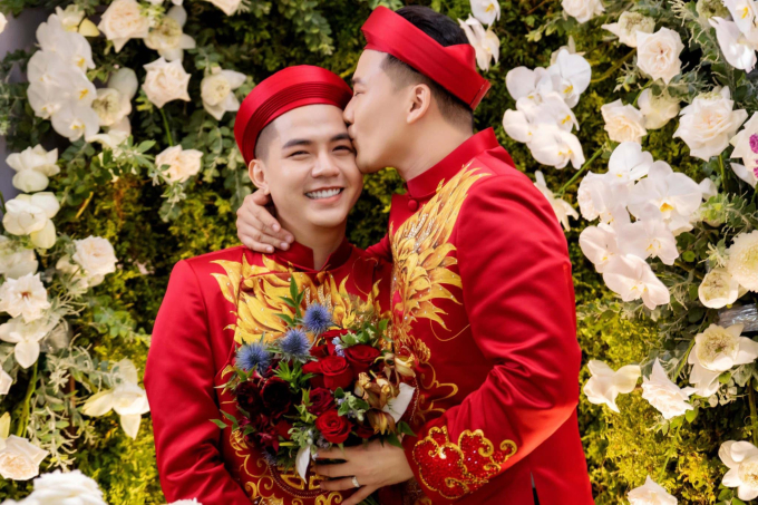Cặp đôi đồng giới nam showbiz Việt chia tay dù đã tổ chức lễ ăn hỏi cực hoành tráng?- Ảnh 2.