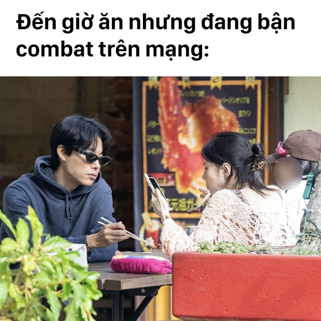 Loạt ảnh chế biểu cảm của Han So Hee với Ryu Jun Yeol ở Hawaii gây sốt: Sáng thứ 2, đang ăn thì sếp nhắn!- Ảnh 6.