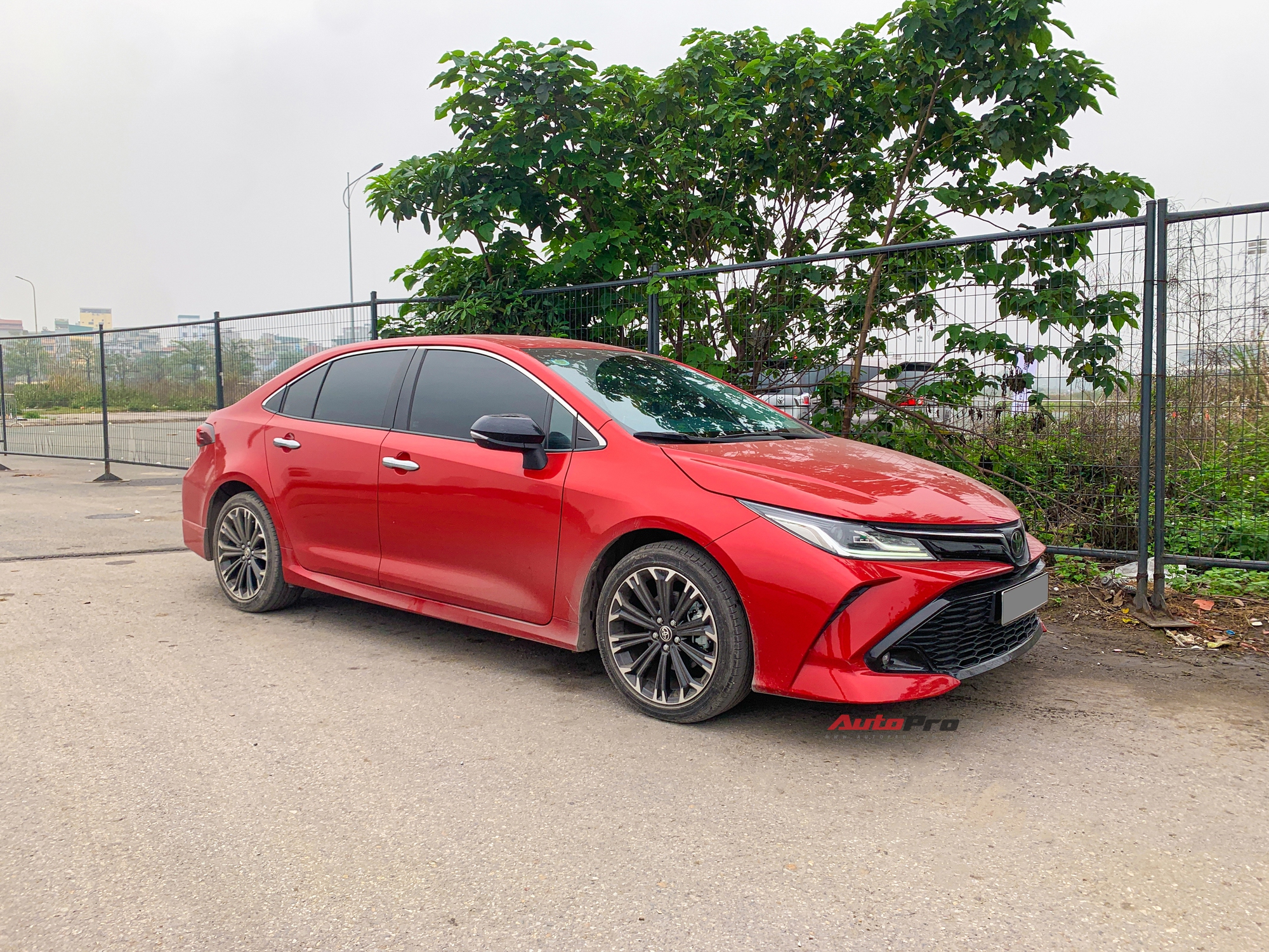 Toyota Corolla Altis GR Sport đầu tiên xuất hiện tại Việt Nam: Ngoại hình hầm hố khác hẳn phong cách ‘doanh nhân’, đấu Civic RS- Ảnh 2.