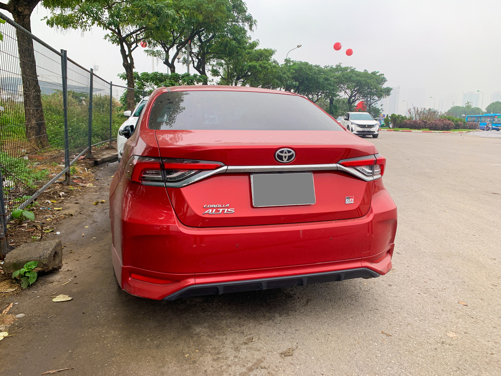 Toyota Corolla Altis GR Sport đầu tiên xuất hiện tại Việt Nam: Ngoại hình hầm hố khác hẳn phong cách ‘doanh nhân’, đấu Civic RS- Ảnh 13.
