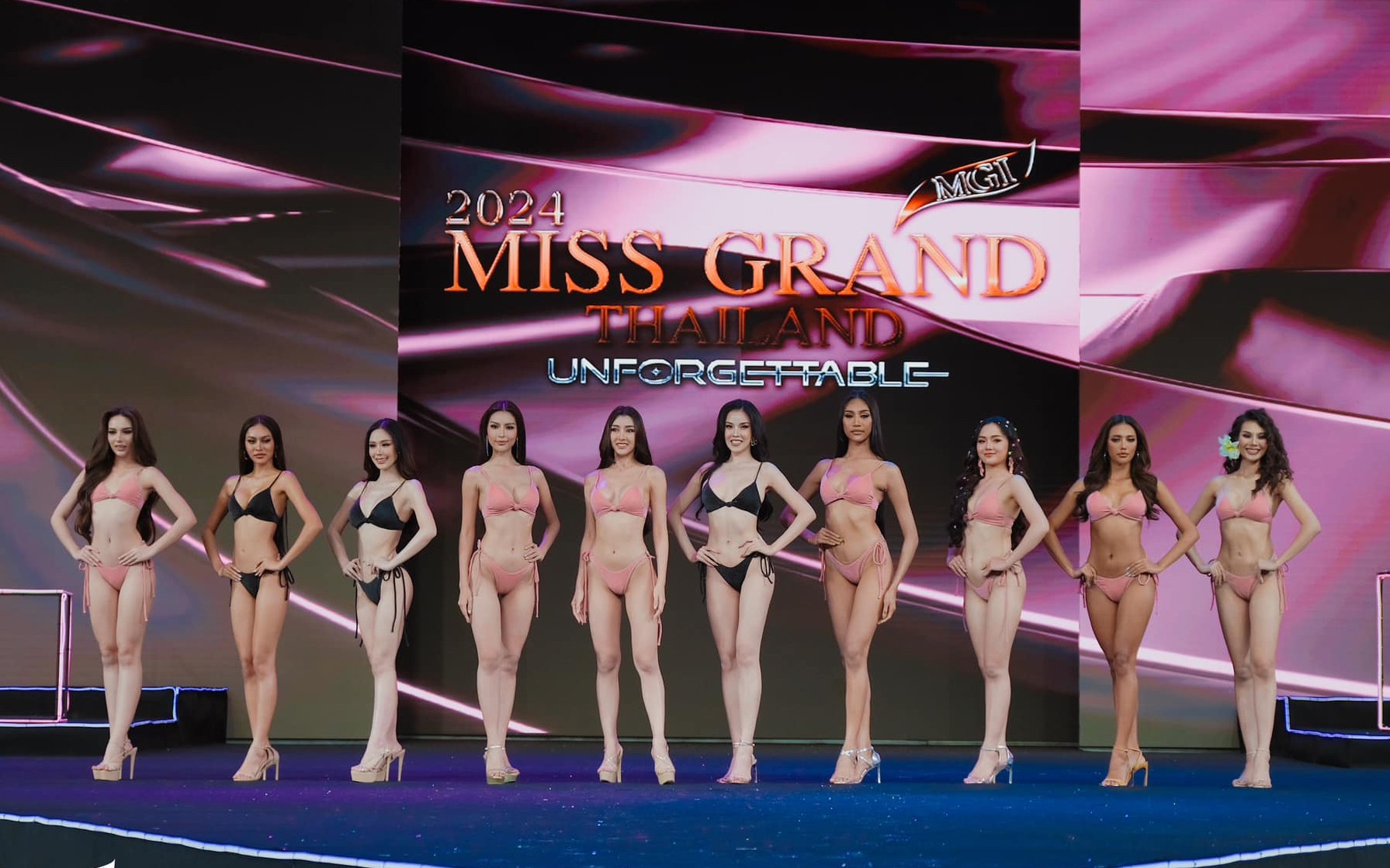 Thí sinh Hoa hậu Hòa bình Thái Lan trình diễn bikini phản cảm- Ảnh 4.
