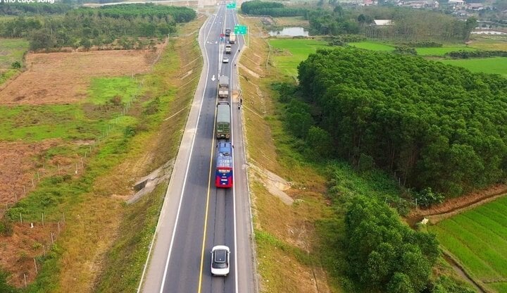 Cục Đường bộ Việt Nam: 'Lắp đèn chiếu sáng toàn tuyến cao tốc là lãng phí'- Ảnh 2.