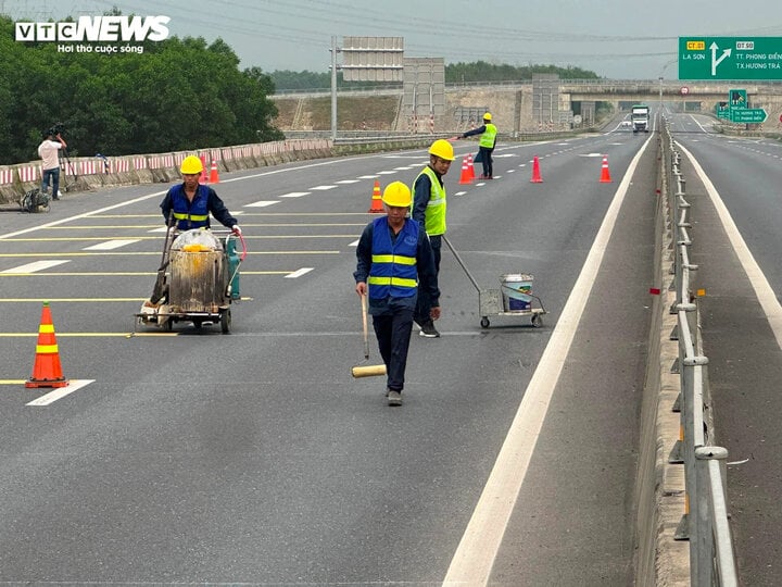 Hàng loạt tai nạn thảm khốc trên cao tốc: Cục CSGT chỉ điểm 'cốt tử'- Ảnh 1.