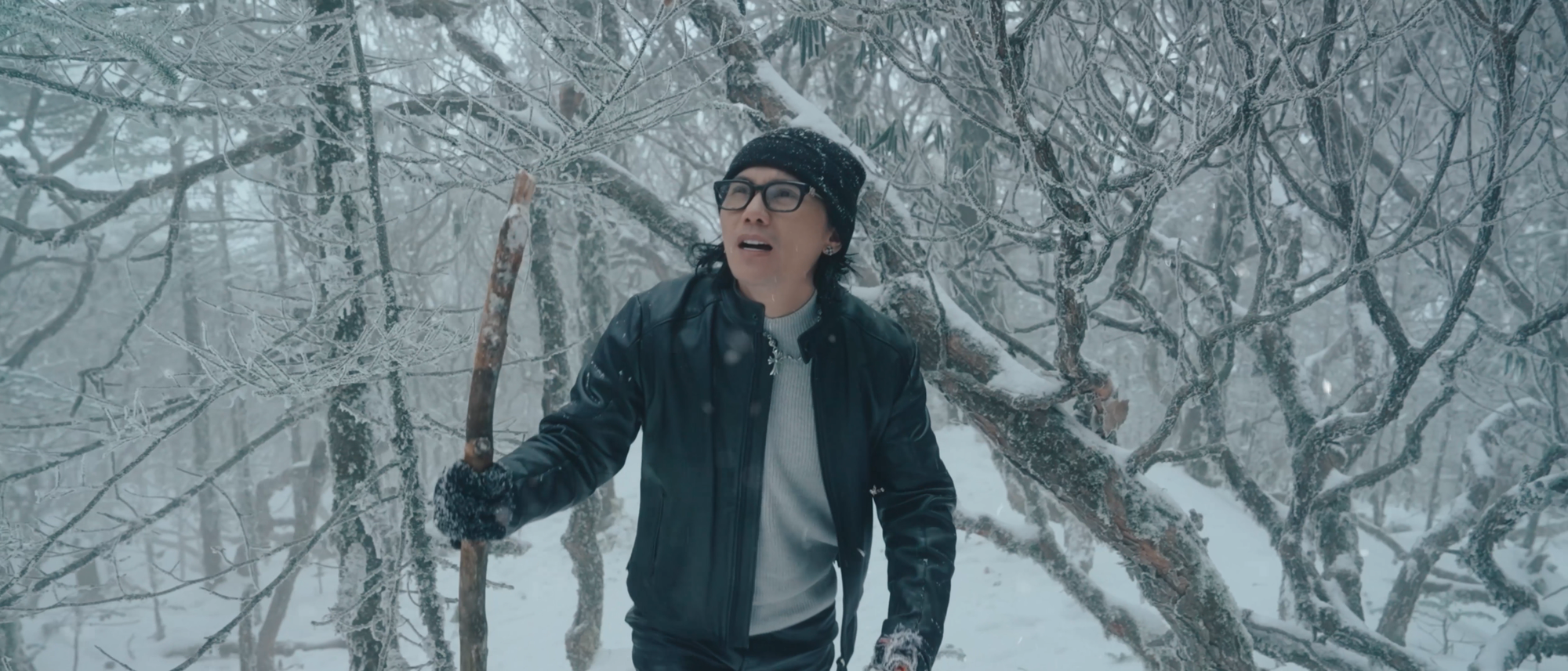 Mars Anh Tú sang Trung Quốc săn tuyết để quay MV mới, suýt bị bỏng lạnh- Ảnh 5.