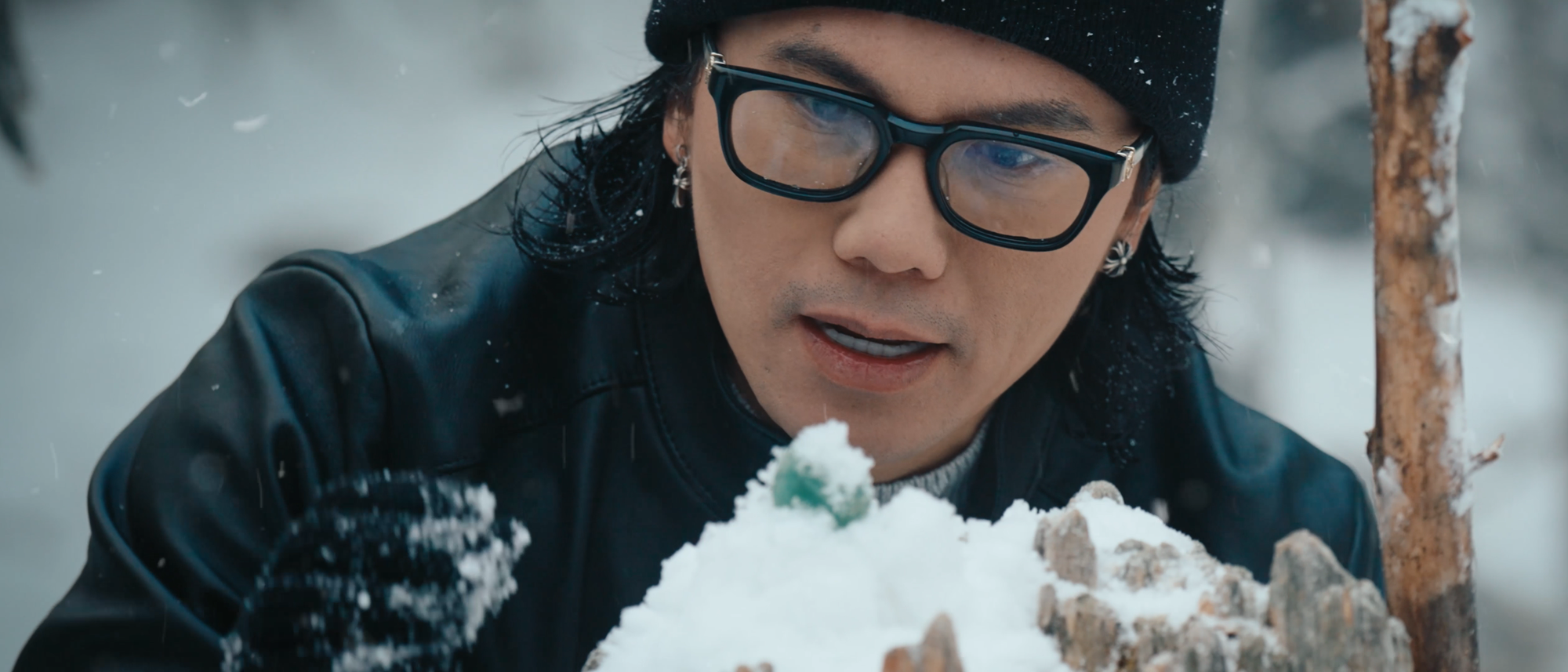 Mars Anh Tú sang Trung Quốc săn tuyết để quay MV mới, suýt bị bỏng lạnh- Ảnh 7.