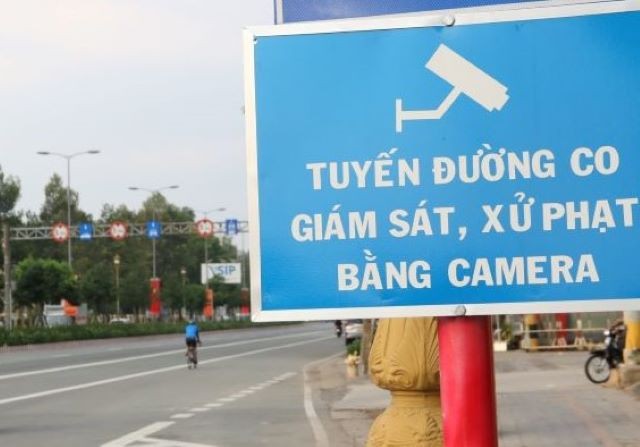 Công an Bình Dương lý giải tuyến đường gắn camera phạt nguội vẫn có cảnh sát lập chốt- Ảnh 1.