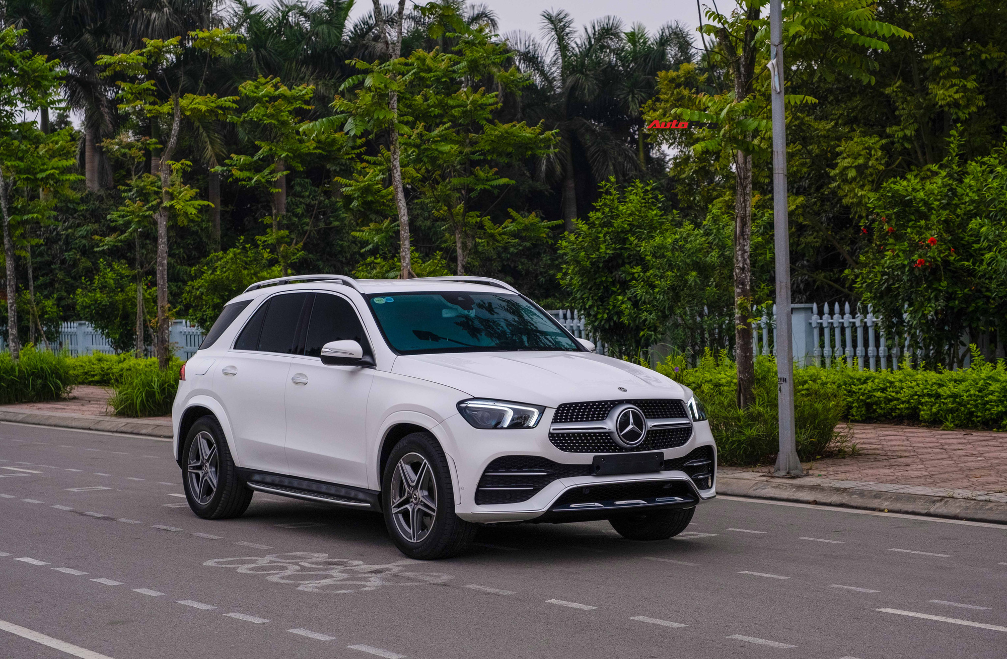 Mercedes xả lô xe sản xuất 2022: Giảm cao nhất 719 triệu, C-Class giá từ 1,388 tỷ, GLB rẻ hơn cả GLC- Ảnh 2.