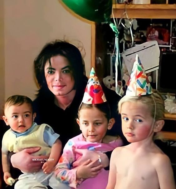 Bi kịch của 3 đứa trẻ nhà Michael Jackson: Con trai cả mắc bệnh, con gái tự tử vì bị cưỡng hiếp, con trai út bị bắt nạt- Ảnh 1.