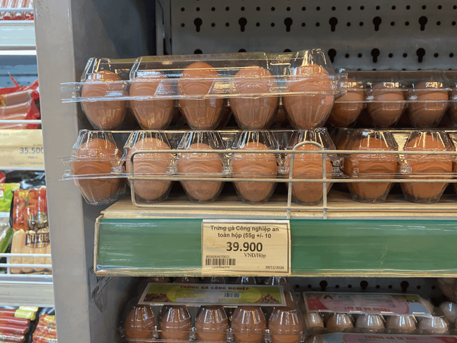 Trứng gà rẻ 'chưa từng có' bán đầy Hà Nội- Ảnh 6.