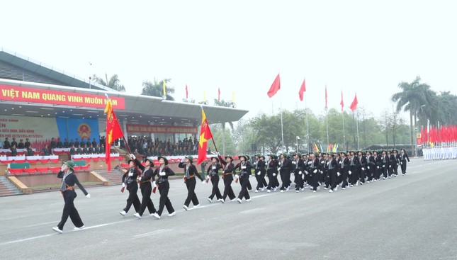 Tổng Tham mưu trưởng thị sát huấn luyện diễu binh, diễu hành kỷ niệm Chiến thắng Điện Biên Phủ- Ảnh 5.