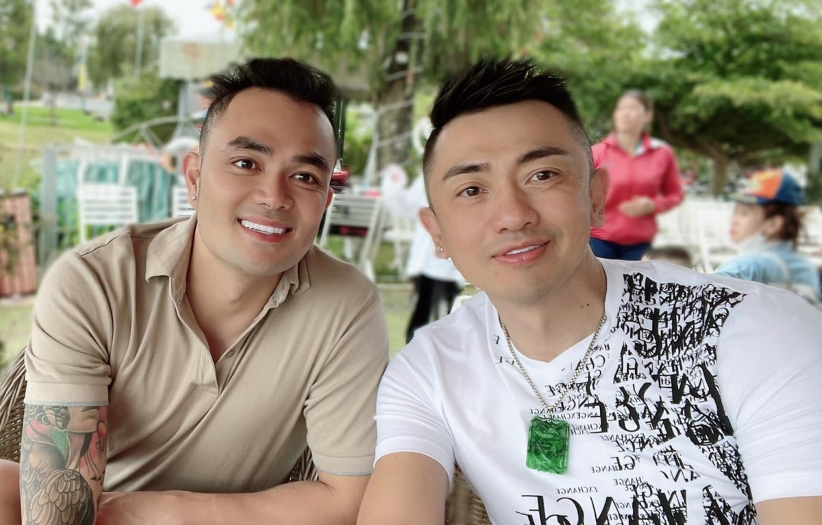 Cuộc sống hiện tại của nam ca sĩ Việt: Làm nail, muốn đám cưới và có con với người yêu đồng giới- Ảnh 5.
