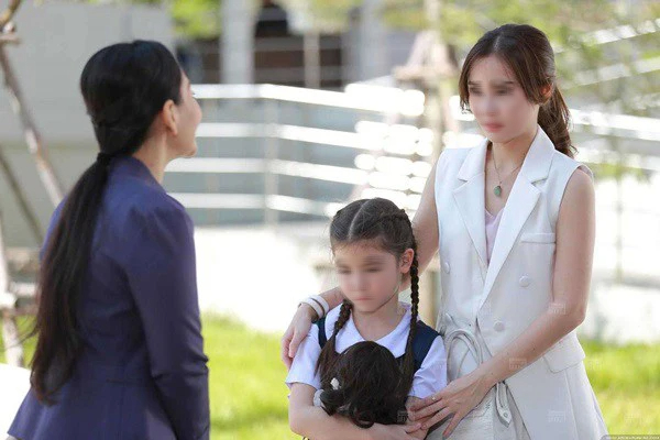 V&ocirc; t&igrave;nh gặp chị d&acirc;u cũ sau 6 năm, t&ocirc;i b&agrave;ng ho&agrave;ng khi thấy đứa b&eacute; đi c&ugrave;ng chị v&agrave; c&agrave;ng đau l&ograve;ng cho anh trai- Ảnh 1.