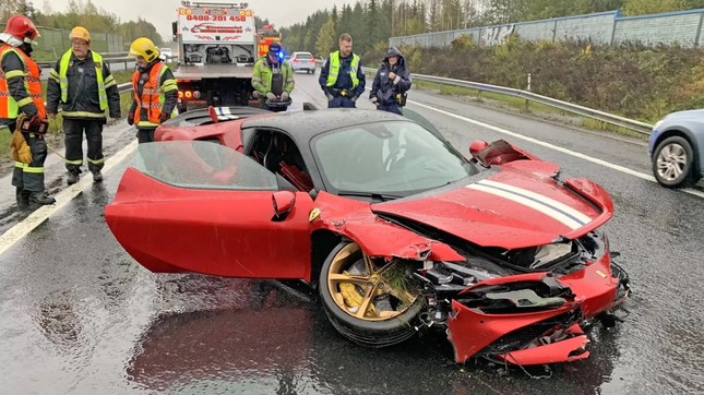 Siêu xe Ferrari gặp nạn được bồi thường kỷ lục- Ảnh 1.