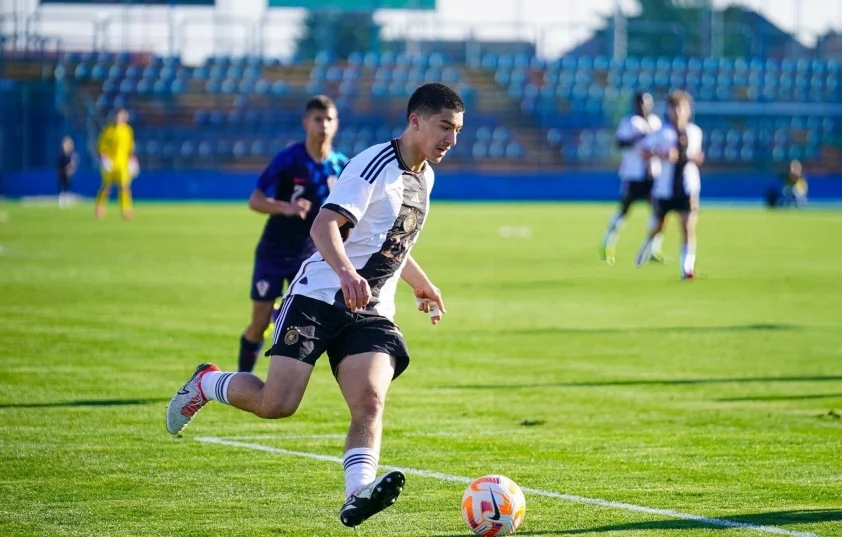 Ghi bàn cho đội U19 Đức, tiền đạo Việt kiều Ibrahim Maza lọt "tầm ngắm" CLB  Premier League