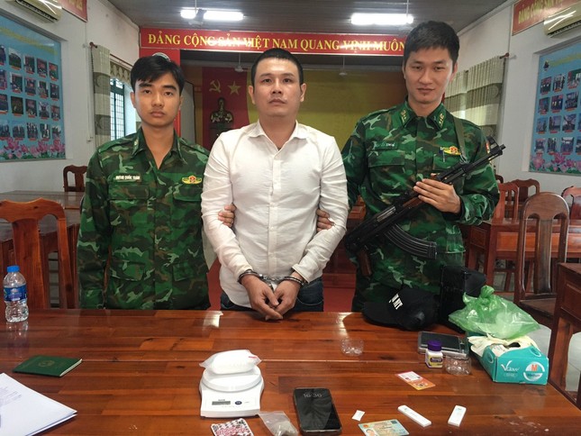 Sang Campuchia đánh bạc, khi về 'tiện thể' mang theo ma túy- Ảnh 1.