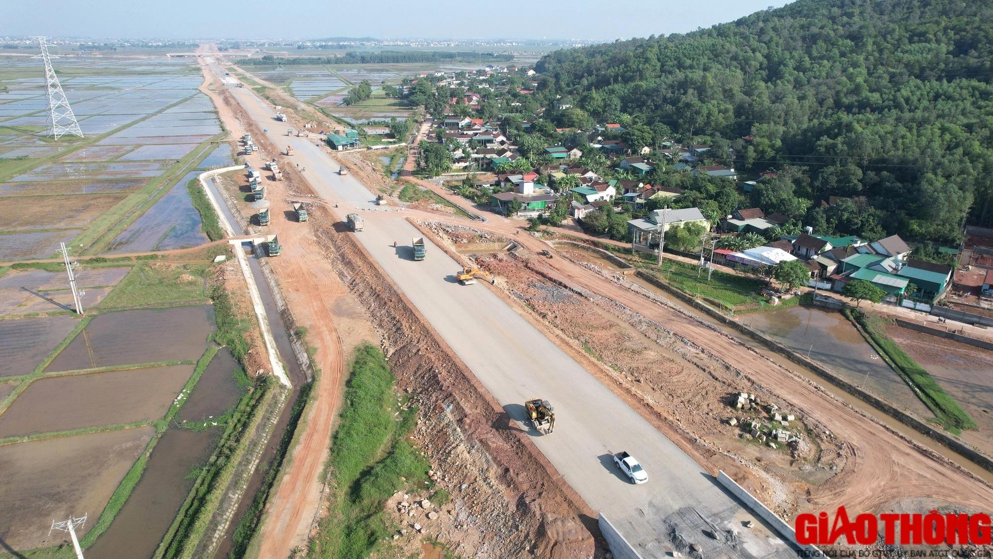 2 dự án 19.000 tỷ đồng sắp khai thông, Việt Nam sẽ hoàn thành mục tiêu 'khủng' trong xây dựng cao tốc- Ảnh 2.