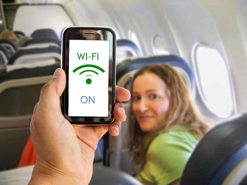 Đang ở giữa bầu trời, WiFi trên máy bay hoạt động như thế nào?- Ảnh 5.