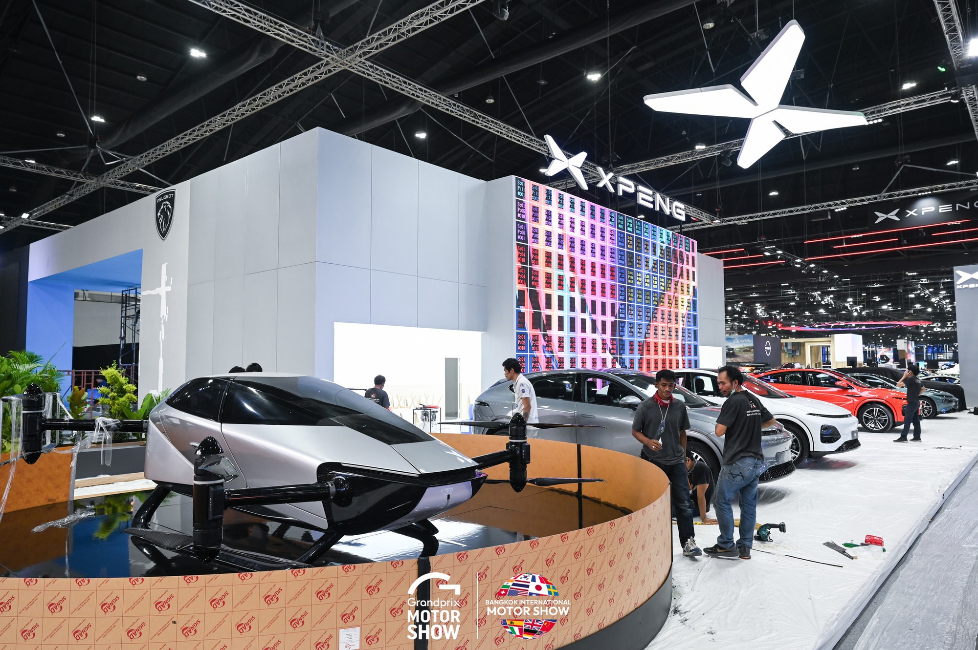 Quầy bar VinFast, xe Nissan ‘mổ’ tung khung gầm, siêu xe khủng và nhiều hàng ‘hot’ sắp về Việt Nam lộ diện tại BIMS 2024- Ảnh 26.