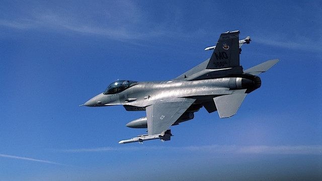 JAS-39 Gripen Thụy Điển sẵn sàng cạnh tranh F-16 Blk 70 Mỹ- Ảnh 1.