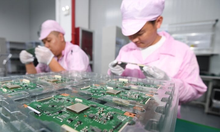 Trung Quốc cấm chip Intel và AMD trong cơ quan nhà nước- Ảnh 1.